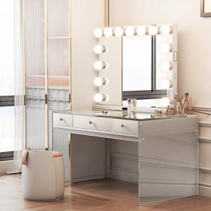 Halo_#1_with_Hollywood_Mirror